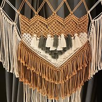 Il mio progetto del corso: Macramè per racconti intrecciati. Accessor, Design, Arts, Crafts, Interior Design, Decoration, Fiber Arts, Macramé, and Textile Design project by Alessia Mancini - 10.27.2023