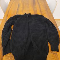 Mein Abschlussprojekt für den Kurs: Häkeln: Gestalte Kleidungsstücke mit nur einer Nadel. Fashion Design, Fiber Arts, DIY, Crochet, and Textile Design project by Ana Vogt - 10.27.2023