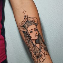 Meu projeto do curso: Tatuagem fine line: a sutileza da linha. Un projet de Illustration traditionnelle, Dessin , et Conception de tatouage de Camille Hilara Rodrigues De Oliveira - 27.10.2023