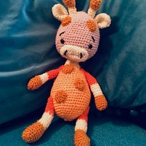 Mein Abschlussprojekt für den Kurs: Amigurumi-Tiere häkeln für Anfänger. Arts, Crafts, To, Design, Crochet, Amigurumi, and Textile Design project by Sabine Lippi - 10.28.2023