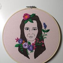 Mein Abschlussprojekt für den Kurs: Stickereiporträts auf Stoff. Embroider, and Textile Design project by Doris Thomann - 10.30.2023