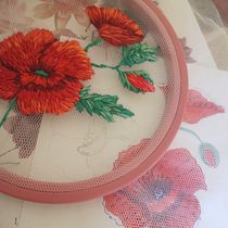 Mi proyecto del curso: Bordado freestyle sobre tul para principiantes. Accessor, Design, Embroider, Botanical Illustration, and Textile Design project by Caro Lita - 11.02.2023