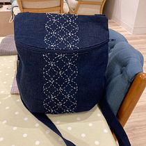 My project for course: Introduction to Japanese Sashiko Stitching. Un projet de Broderie, Art textile, DIY, Upc, cling , et Design textile de claire - 04.11.2023