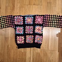 My project for course: Granny Square Crochet: Make Your Own Sweater. Fashion Design, Fiber Arts, DIY, Crochet, and Textile Design project by Ally Asther - 11.04.2023
