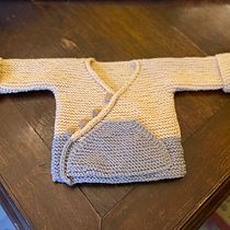 Mi proyecto del curso: Tejido de punto para prendas infantiles. Een project van  Modeontwerp, Textiel, DIY, Breien y Textielontwerp van susanasart - 06.11.2023