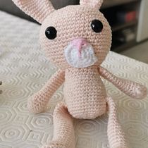 Meu projeto do curso: Amigurumi de animais com crochê . % beatrizcgoulao tarafından hazırlanan O, uncak Tasarımı, El, af Sanatları, Kendin Yap, Tığ işi, Amigurumi, Ve Tekstil Tasarımı projesi - 11.06.2023