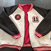 My project for course: Make and Customize Your First Bomber Jacket. Un projet de St, lisme, Couture , et Confection de patrons et vêtements de mariekewpas - 06.11.2023