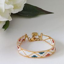 My project for course: Beaded Jewelry Design: Weave Elegant Patterns. Accessor, Design, Arts, Crafts, Jewelr, Design, and Fiber Arts project by Julija Kozlova - 11.12.2023