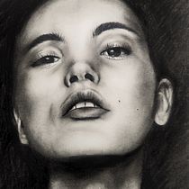 My project for course: Artistic Charcoal Portraiture: Creating Atmosphere. Ilustração tradicional, Artes plásticas, Desenho, Desenho de retrato, Desenho realista, e Desenho artístico projeto de cvillate_1 - 17.11.2023