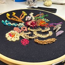 Mon projet du cours : Techniques avancées de broderie : points et compositions en volume. Bordado, e Design têxtil projeto de Laure Allen - 18.11.2023