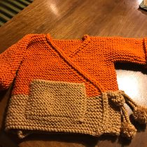 Mein Abschlussprojekt für den Kurs: Kinderkleidung stricken. Een project van  Modeontwerp, Textiel, DIY, Breien y Textielontwerp van ni_ripperger - 20.11.2023
