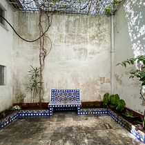 Mi proyecto del curso es un patio de interior en la ciudad de montevideo. . Interior Design, L, scape Architecture, Decoration, Interior Decoration, DIY, Floral, Plant Design, and Spatial Design project by Emiliano Fernandez - 11.17.2023