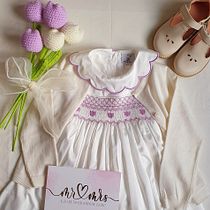Our signature wedding dress for kid <3. Advertising, Photograph, Marketing, Social Media, Mobile Photograph, Product Photograph, Mobile Marketing, Instagram, Instagram Photograph, Lifest, and le Photograph project by maryandalice_boutique - 11.22.2023