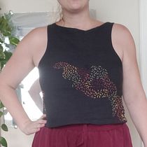 Meu projeto do curso: Design de peças de roupa artesanais do zero. Artesanato, Design de moda, Bordado, Costura, DIY, e Modelagem e confecção projeto de Aurelie Honore - 23.11.2023