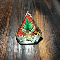 Mi proyecto del curso: Joyería de metal con bordados. Un progetto di Design di accessori, Artigianato, Design di gioielli, Ricamo e Textile Design di Dracaena Joyas - 24.11.2023