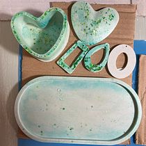 Mi proyecto del curso: Accesorios para el hogar de terrazo con resina Jesmonite. Artesanato, e Design e fabricação de móveis projeto de Terete Pardo de Donlebun Macias - 26.11.2023