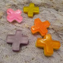 Mi proyecto del curso: Técnicas decorativas y color aplicado a la resina. Un projet de Création d'accessoires, Artisanat, Design, Fabrication de mobilier, Design d'intérieur, Conception de produits, DIY , et Théorie des couleurs de Maria Bejarano Piñar - 27.11.2023