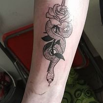 Mi proyecto del curso: Tatuaje botánico con puntillismo. Ilustração tradicional, Desenho de tatuagens e Ilustração botânica projeto de Kharin Arellano - 01.12.2023