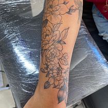 Mi proyecto del curso: Tatuaje botánico con puntillismo. Ilustração tradicional, Desenho de tatuagens e Ilustração botânica projeto de Juan Nicolás Perdomo Sánchez - 03.12.2023