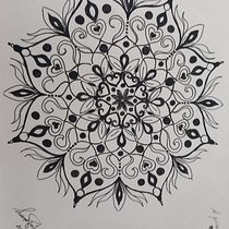 Meu projeto do curso: Pinturas de mandalas com tinta acrílica usando técnicas profissionais. Painting, Drawing, Acr, and lic Painting project by sb.susanapontes - 12.05.2023