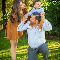 Mi proyecto del curso:  Fotografía lifestyle de familias. Un proyecto de Fotografía, Fotografía de retrato, Fotografía Lifest y le de Julio César Caro Oseguera - 07.12.2023