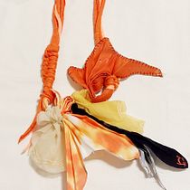 Mi proyecto del curso: Joyería de autor con textiles recuperados. Un projet de Création d'accessoires, Artisanat, Design de bijoux, Art textile , et Design textile de Ruth Szvarc - 02.12.2023