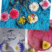 My project for course: Resin Jewelry Design. Design de acessórios, Artesanato, Design de joias, e DIY projeto de Maya Soni - 07.12.2023