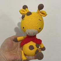Mi proyecto del curso: Rafa la Jirafa. Arts, Crafts, To, Design, Crochet, Amigurumi, and Textile Design project by Mariapaula Fernandez - 12.12.2023
