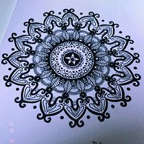 Meu projeto do curso: A arte de desenhar mandalas: crie padrões geométricos Ein Projekt aus dem Bereich Zeichnung und Illustration mit Tinte von Mayumi Hirayama - 16.12.2023