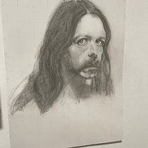 Mi proyecto del curso: Retrato realista con lápiz de grafito. Un progetto di Illustrazione tradizionale, Belle arti, Bozzetti, Disegno a matita, Disegno, Disegno di ritratti, Disegno realistico, Disegno artistico e Disegno anatomico di Alejandro Hernandez - 18.12.2023