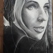 Mi proyecto del curso: Retrato artístico al carboncillo: creando atmósferas. Ilustração tradicional, Artes plásticas, Desenho, Desenho de retrato, Desenho realista, e Desenho artístico projeto de Carlos Adrián De La Paz Almaraz - 19.12.2023
