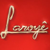Meu projeto do curso: Design de letras cromadas em 3D no Procreate. Un projet de T, pographie, Design t , et pographique de Bel Vilani - 23.12.2023