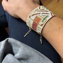 Mein Abschlussprojekt für den Kurs: Perlenschmuckdesign: Webe elegante Muster. Accessor, Design, Arts, Crafts, Jewelr, Design, and Fiber Arts project by Nadine - 12.28.2023