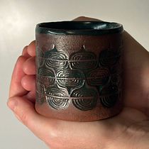My project for course: Stamp Making for Textured Pottery. Un proyecto de Artesanía, Bellas Artes, Decoración de interiores, Cerámica y DIY de conniesphaere - 31.12.2023