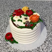 Meu projeto do curso: Flores decorativas de buttercream para cake design. Design, and DIY project by Urânia Silva - 12.31.2023