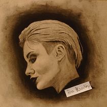 Mein Abschlussprojekt für den Kurs: Künstlerisches Porträt mit Kohlestift: die Atmosphäre. Ilustração tradicional, Artes plásticas, Desenho, Desenho de retrato, Desenho realista, e Desenho artístico projeto de Lina Kaeding - 05.01.2024