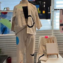 My project for course: Introduction to Hand-Painting on Clothing. Un projet de Artisanat, Peinture , et DIY de Pom Saengrawee - 05.01.2024