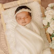 My project for course: Newborn Photography 101: Capture Their First Moments. Portrait Photograph, Digital Photograph, and Fine-Art Photograph project by kavinguru0505 - 01.06.2024