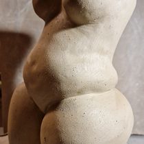 Mój projekt z kursu: Kurs rzeźbienia w glinie: Modelowanie figur. Een project van Craft,  Beeldende kunst,  Interieurdecoratie, Keramiek, DIY y Anatomisch tekenen van Aleksandra Łazieba-Gadomska - 07.01.2024