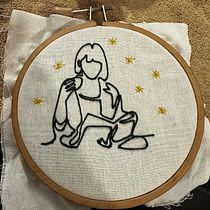 Mi proyecto del curso: Técnicas básicas de bordado: puntadas, composiciones y gamas cromáticas. Accessor, Design, Costume Design, Embroider, Color Theor, and Textile Design project by joshie maria stephanie aguilar bermeo - 01.08.2024