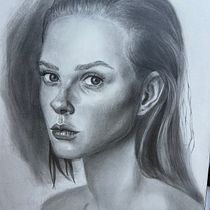 My project for course: Realistic Portrait with Graphite Pencil. Un progetto di Illustrazione tradizionale, Belle arti, Bozzetti, Disegno a matita, Disegno, Disegno di ritratti, Disegno realistico, Disegno artistico e Disegno anatomico di Anya Belkina - 10.01.2024
