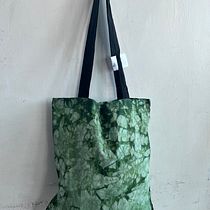 Totebag y top. Arts, Crafts, Fashion Design, DIY, Textile D, eing, and Textile Design project by Javiera Letelier Fuenzalida - 01.11.2024