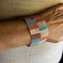 Mi proyecto del curso: Diseño de accesorios con cuentas: teje patrones elegantes. Accessor, Design, Arts, Crafts, Jewelr, Design, and Fiber Arts project by pargar914 - 01.16.2024