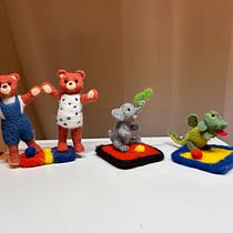Mein Abschlussprojekt für den Kurs: Nadelfilzen: Charaktererstellung mit Wolle und Nadel. Artesanato, Design de brinquedos, Feltragem com agulha, e Design têxtil projeto de n.rubiowietholtz - 16.01.2024