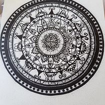 Mi proyecto del curso: El arte de dibujar mandalas: crea patrones geométricos Ein Projekt aus dem Bereich Zeichnung und Illustration mit Tinte von reinadanzante - 17.01.2024