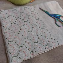 My course project: Introduction to Japanese Sashiko Embroidery. Un projet de Broderie, Art textile, DIY, Upc, cling , et Design textile de Vitória Albino - 19.01.2024