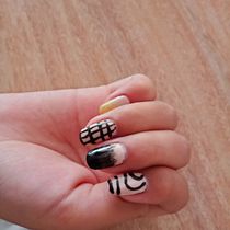 Mi proyecto del curso: Introducción al nail art. Design, Traditional illustration, Painting, Pattern Design, Decorative Painting, and Advertising project by Ruth Liliana Alviño Pariona - 01.22.2024