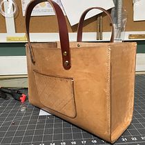 My project for course: Create Custom Hand-Sewn Leather Bags. Un proyecto de Diseño de complementos, Artesanía, Diseño de moda y Costura de anthonywilson720 - 26.01.2024