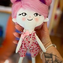 Mi proyecto del curso: Muñecos de tela: diseño, costura y creación de contenido Ein Projekt aus dem Bereich H, werk, Spielzeugdesign, Social Media, Smartphonefotografie, Produktfotografie, Nähen, Fotografie für Instagram, Nähen und Schnittmuster von Pilar GC - 27.01.2024