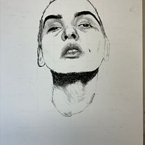 My project for course: Artistic Charcoal Portraiture: Creating Atmosphere. Ilustração tradicional, Artes plásticas, Desenho, Desenho de retrato, Desenho realista, e Desenho artístico projeto de Manfred - 27.01.2024